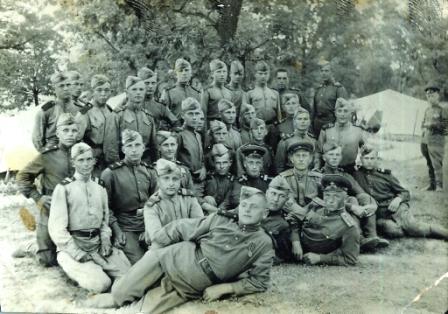 Трусов Иван Пменович (во 2-м ряду третий справа)