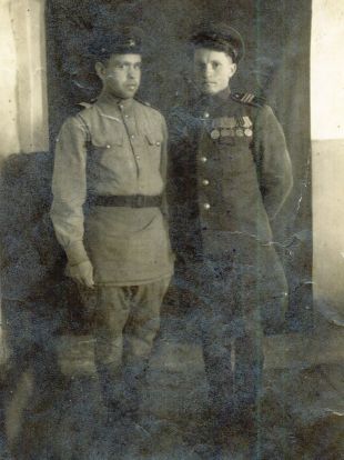 слева Михалев Петр Петрович 